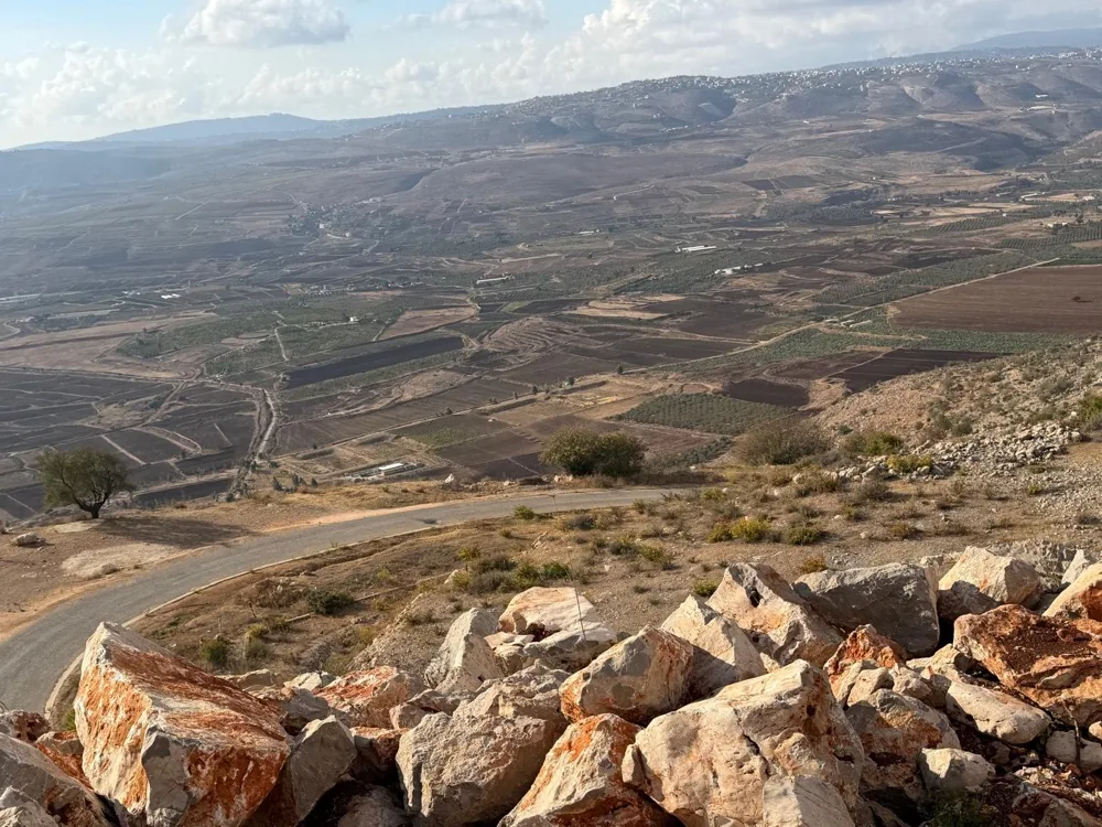 נוף אזור הגבול הצפוני מעמדת היחידה